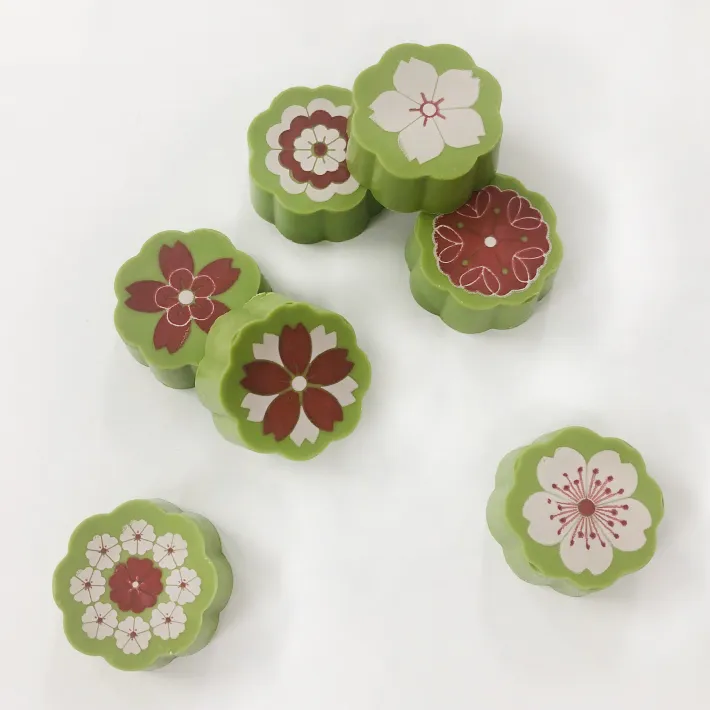 モンロワール 桜花紋 抹茶 風味 15個入 神戸土産 チョコレート