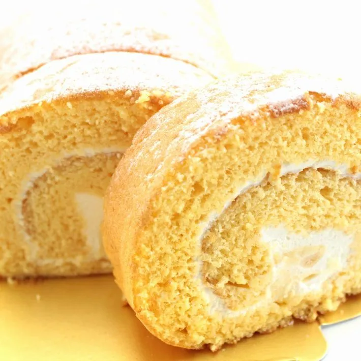 【激レア】ご当地キティ　根付け　スイーツ　ロールケーキ 激レア】ご当地キティ 根付け スイーツ ロールケーキ
