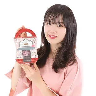 神戸プレミアムアーモンドチョコレート ストロベリー ロゴ４